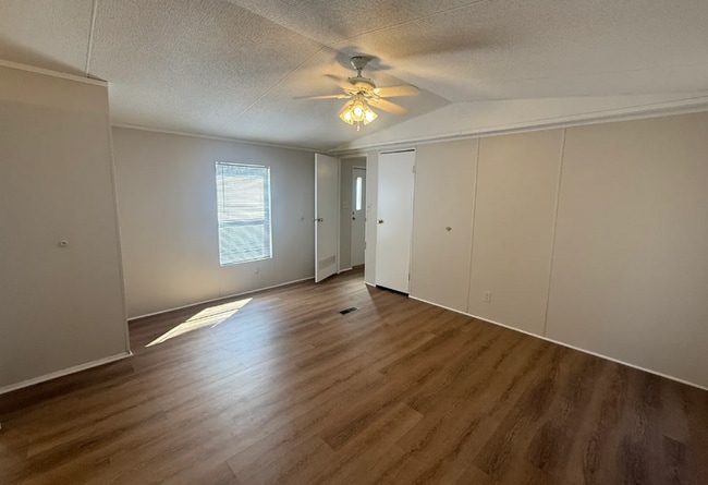 Building Photo - Charming Country Living – 3BR, 2BA Home wi...
