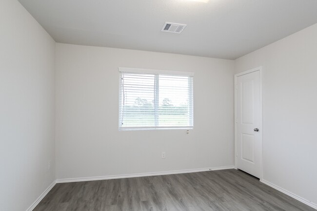 Building Photo - 119 Cooper Creek Ln