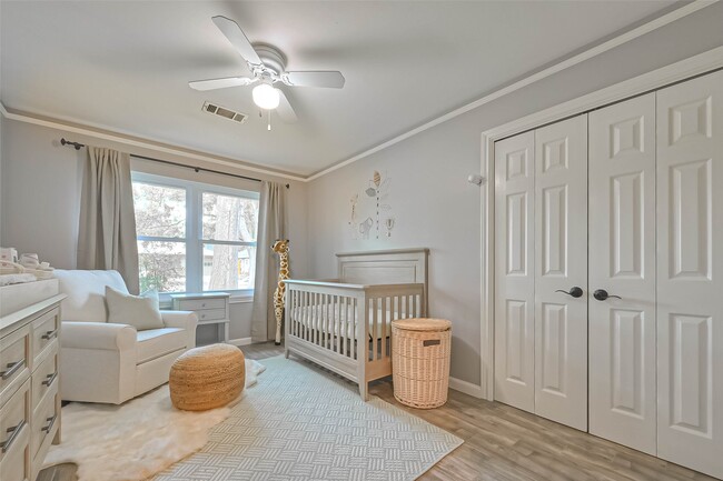 Building Photo - 2210 Saxon Dr