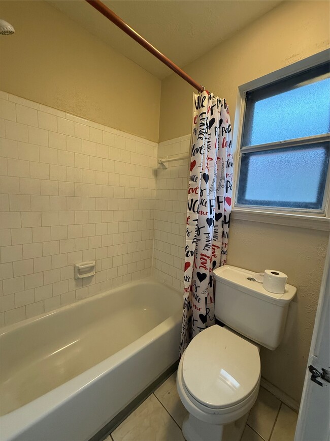 Building Photo - 10807 Emery Dr