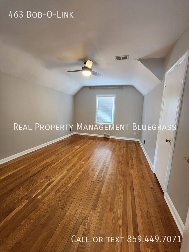 Building Photo - 463 Bob-O-Link-