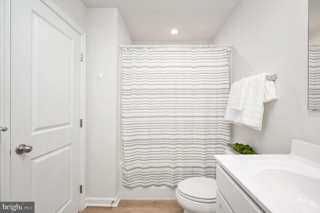 Building Photo - 7233 Statesman Blvd