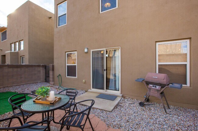 Building Photo - 3432 Del Agua Ct NE