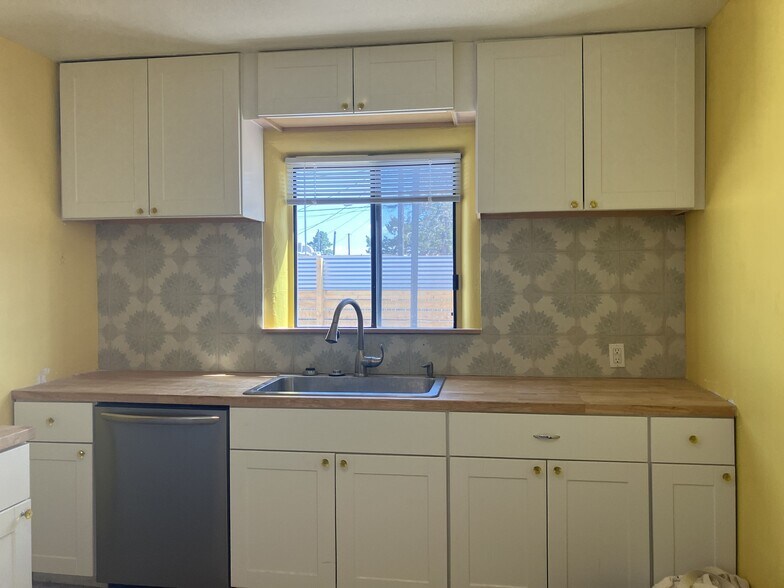 Building Photo - 3903 Thaxton Ave SE