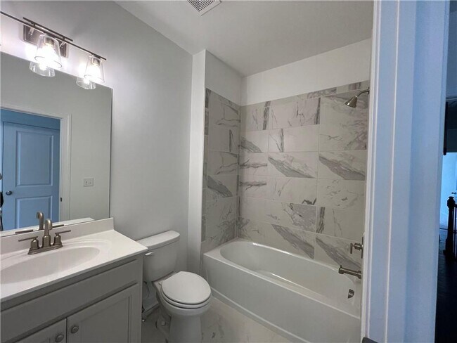 Building Photo - 2426 Figaro Dr