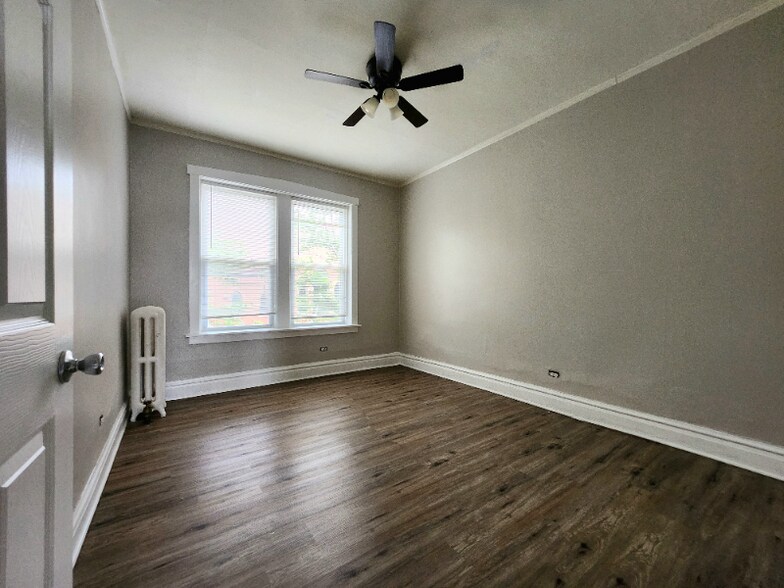 Building Photo - 7850 S Burnham Ave