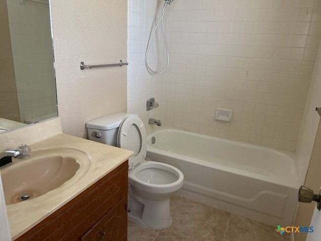 Building Photo - 3313 Sungate Dr