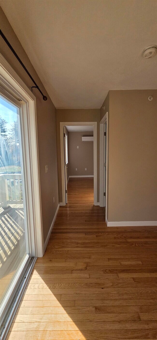 Building Photo - 41 Beatrice St