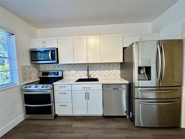 Building Photo - 1790 NE 169th St