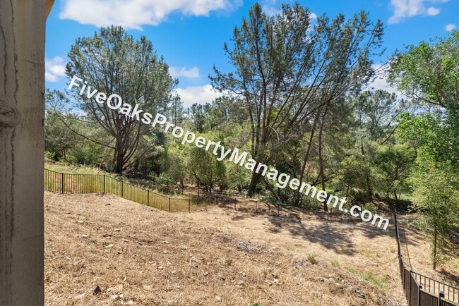 Building Photo - 571 Willow Ridge Ct