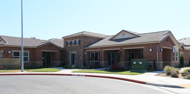 Primary Photo - Casa De Esperanza