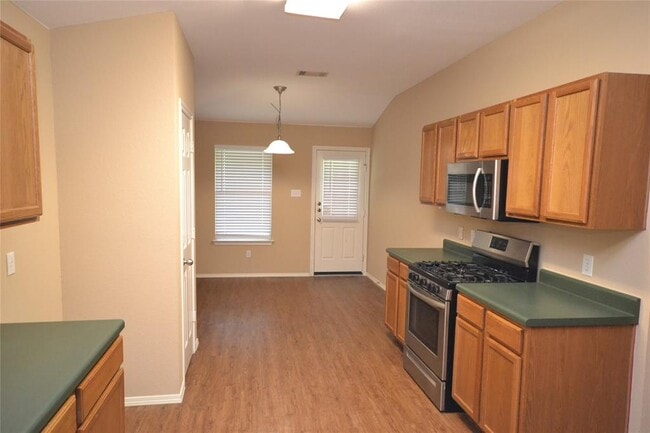 Building Photo - 302 Washington Square Dr
