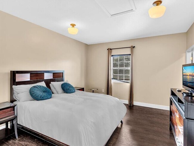 Building Photo - 8567 NW 41 St