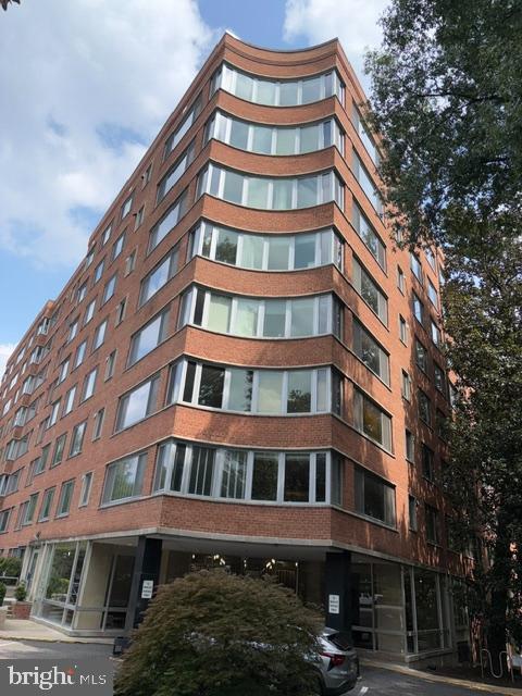 Building Photo - 4200 Cathedral Ave NW