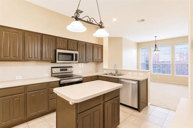 Building Photo - 10701 Nashville Dr