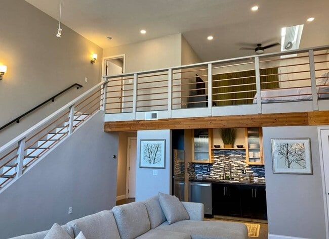 Building Photo - 311 4th St