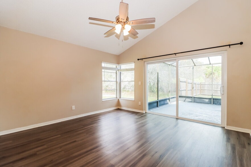 Building Photo - 12832 Dunhill Dr