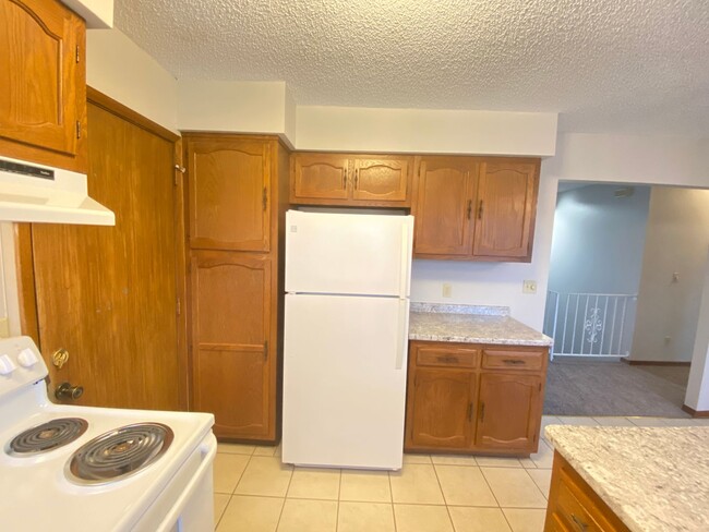 Building Photo - 3741 Joan Dr