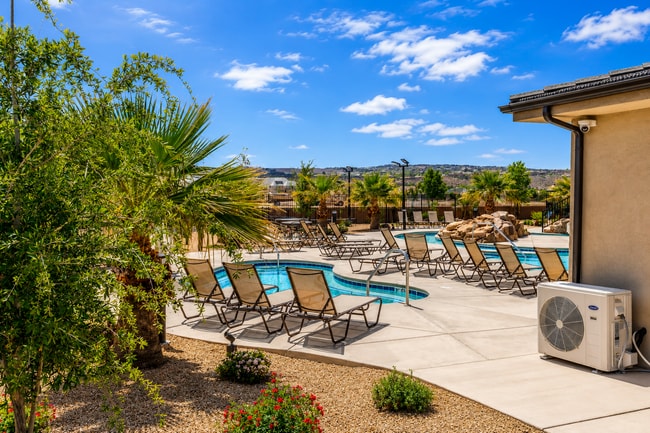 Building Photo - 2831 E Snowberry Dr