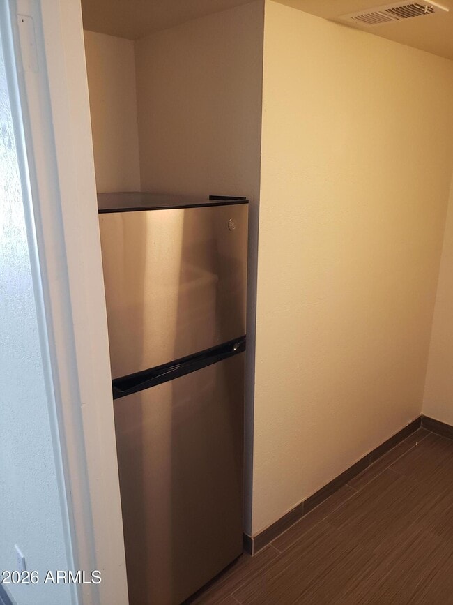 Building Photo - 1330 E Highland Ave