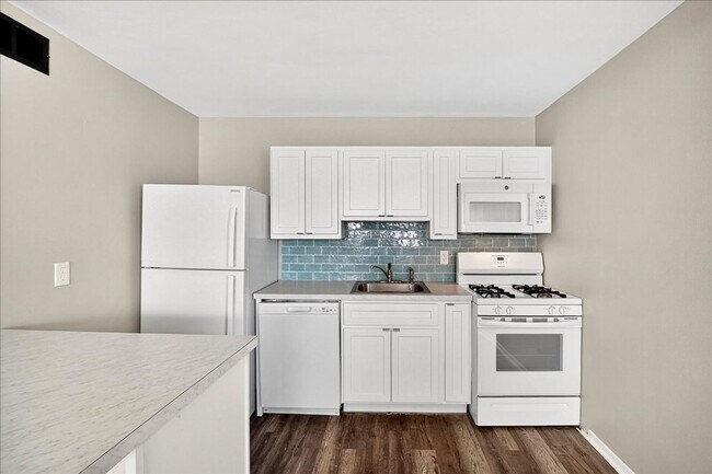 Building Photo - Morganford Motherrrr