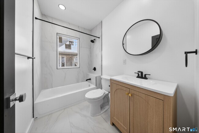 Building Photo - 259 Laurel Ave