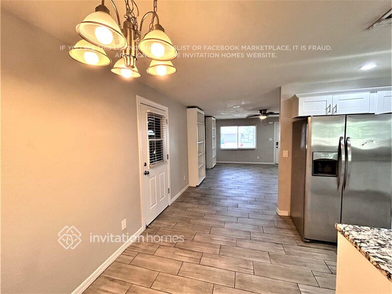 Building Photo - 3452 E Acoma Dr