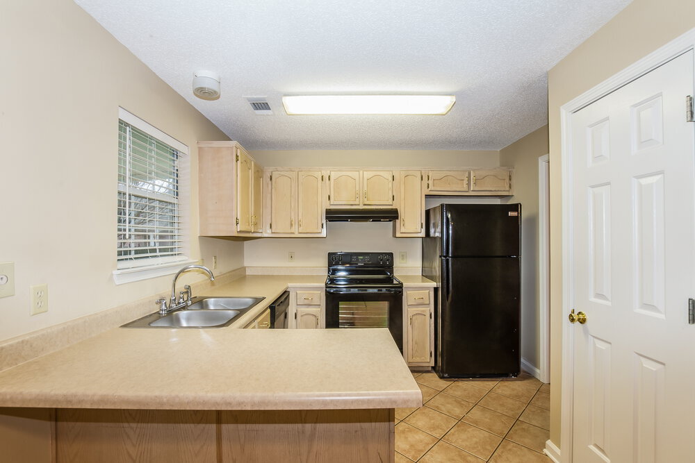 Building Photo - 6867 Brady Hill Dr