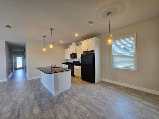 Building Photo - 3 Bedroom/2 Bath in Country Way of Newberry