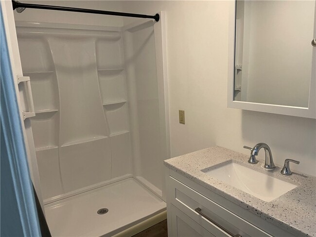 Building Photo - 7 Wells Ave