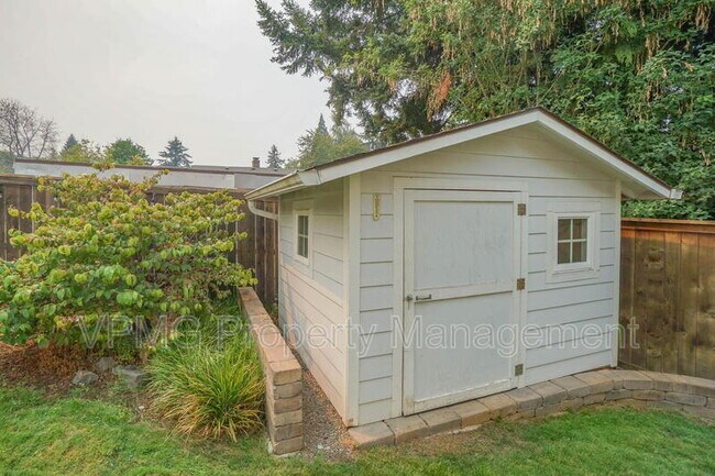 Building Photo - 1204 NE 89th Ave