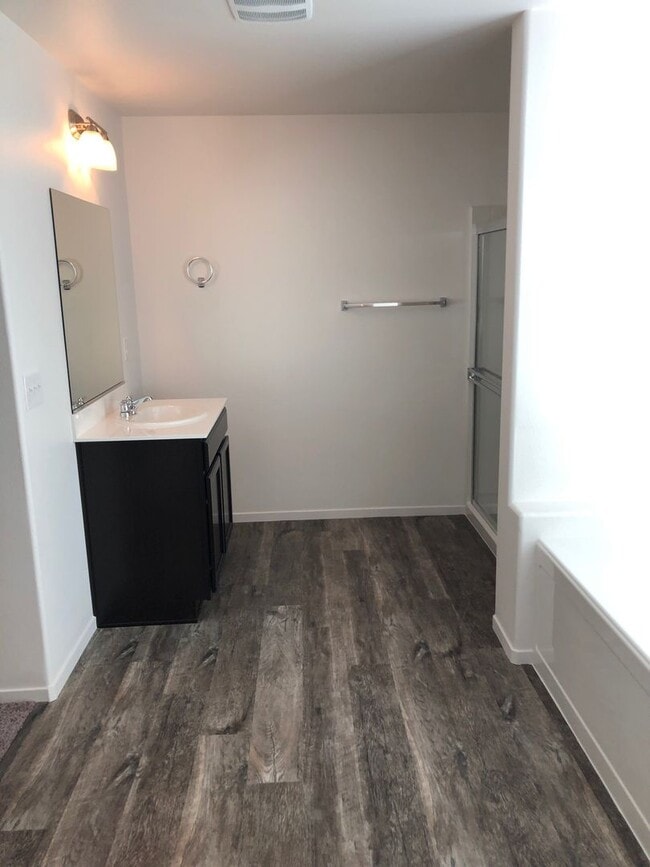Building Photo - $2395.00 - NEW FLOORING UPSTAIRS - STAINLE...