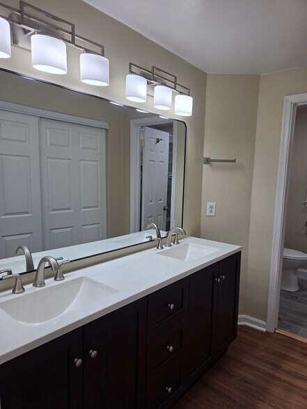 Building Photo - 4239 Glenn Dale Rd