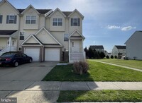 Building Photo - 338 Northdown Dr