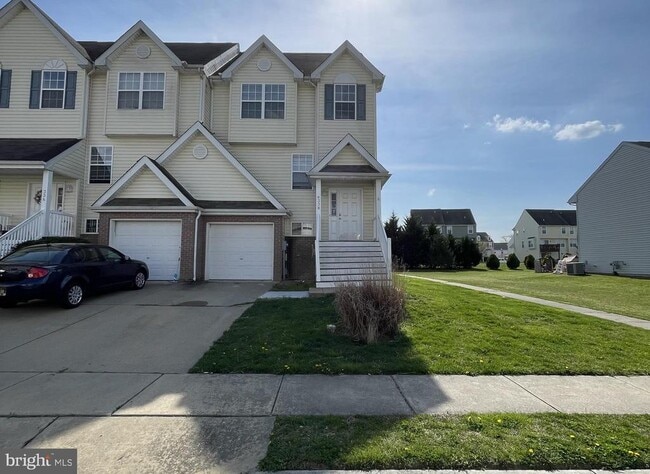 Primary Photo - 338 Northdown Dr