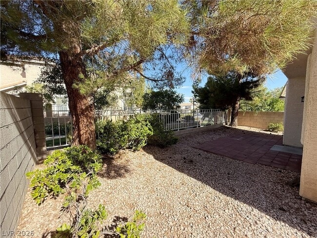 Building Photo - 2185 Polynesia Cir