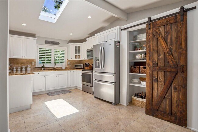 Building Photo - 1110 SW 15th St