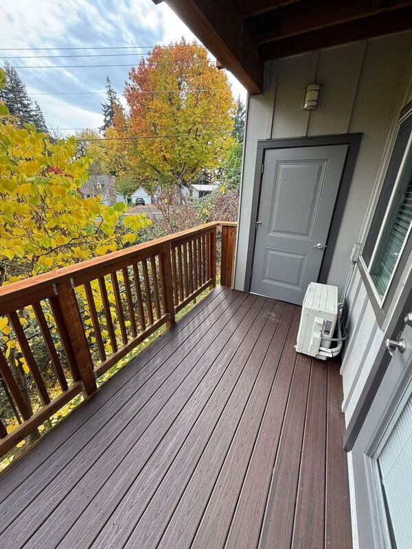 Building Photo - 4235 Hawthorne Ave NE