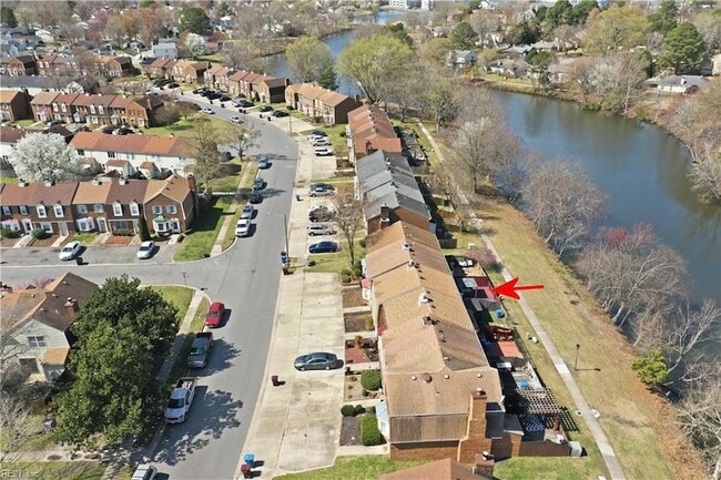 Building Photo - 1328 Mill Lake Quarter