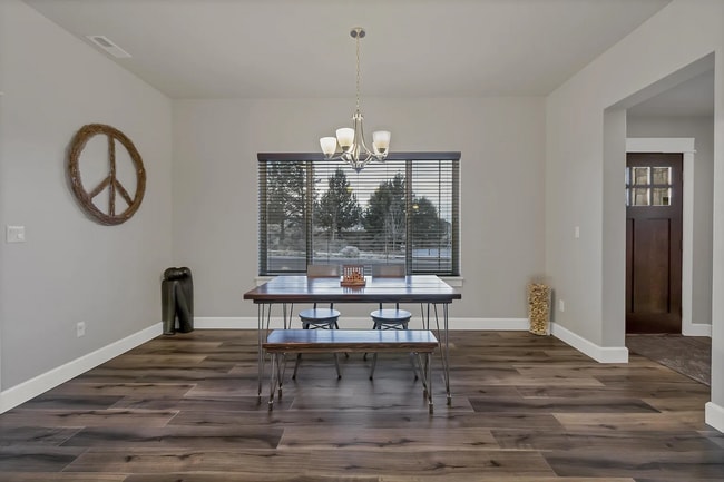 Building Photo - Nearly new 3 bedroom 2.5 bath in Mirada Ne...