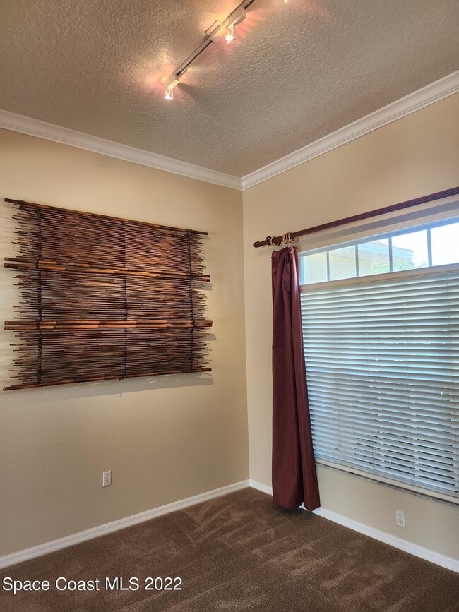 Building Photo - 220 Northgrove Dr