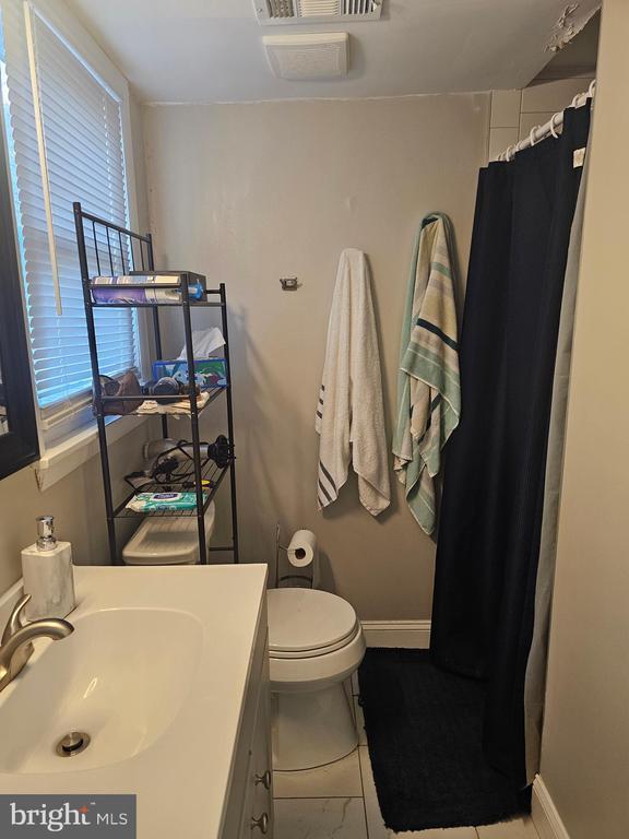 Building Photo - 12 Fairmount Dr