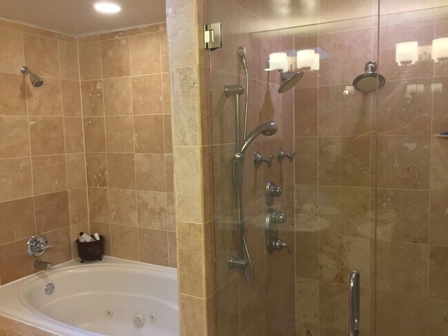 Building Photo - Logan Circle Light Filled One Bedroom with Den Loft with Balcony and Parking!