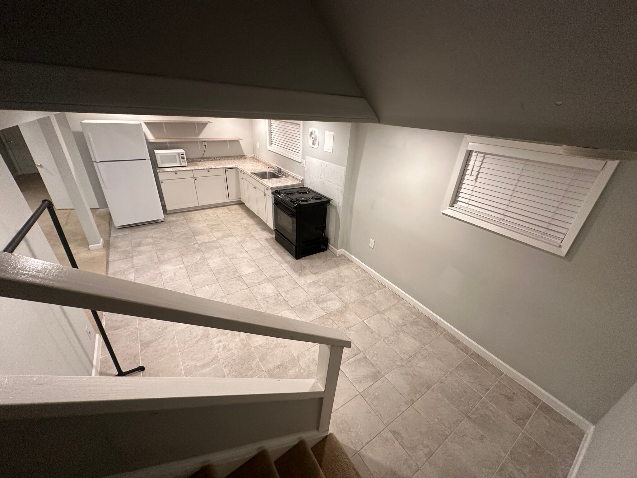 Building Photo - 3204 Beechcraft Dr