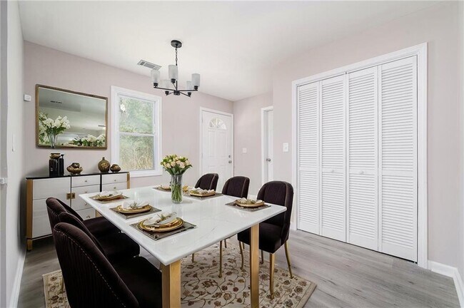 Building Photo - 665 S Eugenia Pl NW