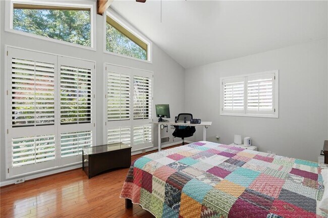 Building Photo - 1180 St Andrews Cir