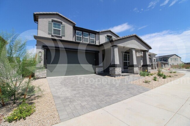 Building Photo - 5976 E Quail Ave