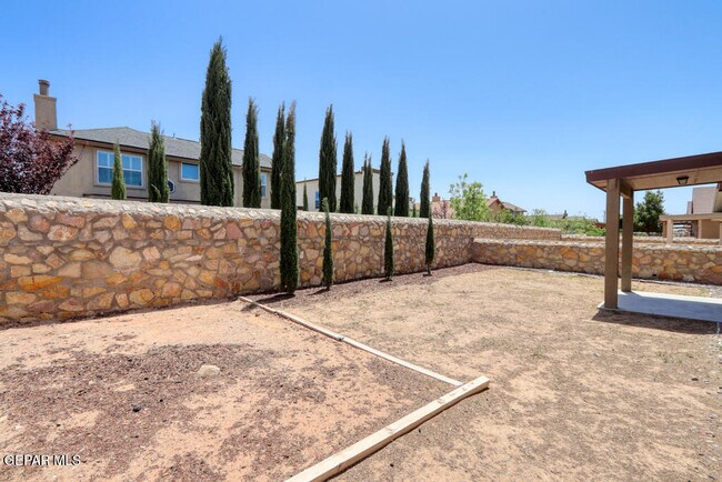 Building Photo - 2932 Pino Triste Dr