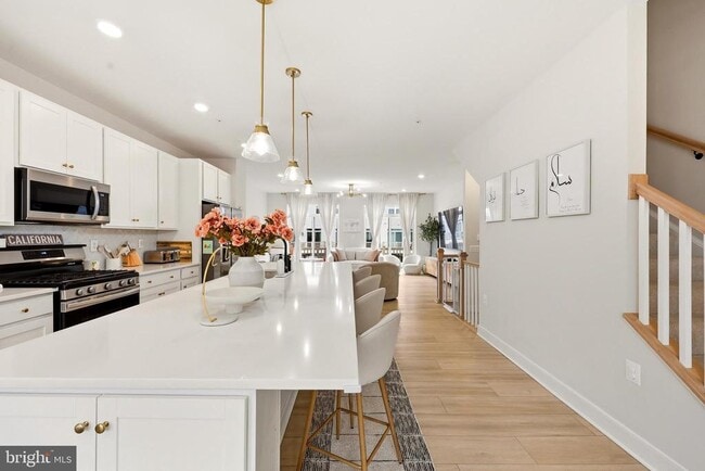 Building Photo - 22810 Tawny Pne Sq