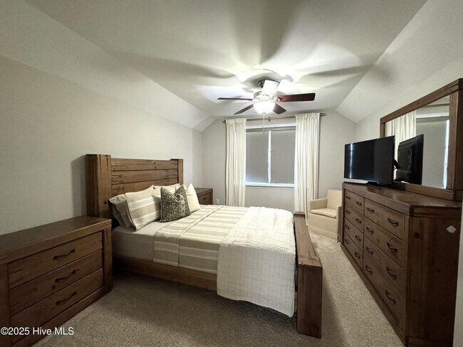 Building Photo - 301 Samuel Run Dr